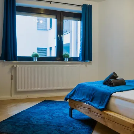 Charmant, Zentral Mit Parkplatz *