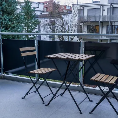 Charmant, Zentral Mit Parkplatz *