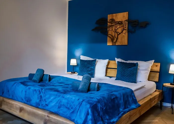 Charmant, Zentral Mit Parkplatz *