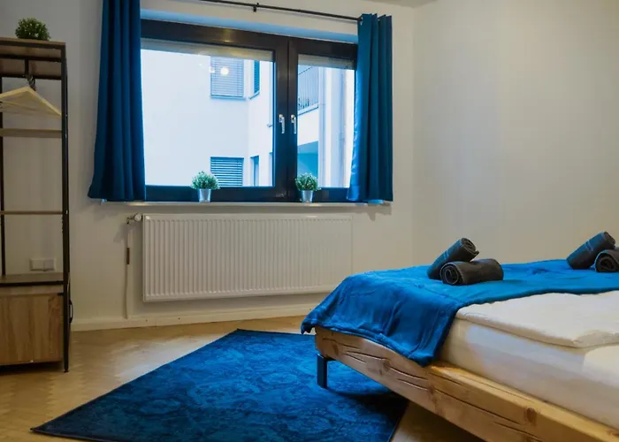 Charmant, Zentral Mit Parkplatz *