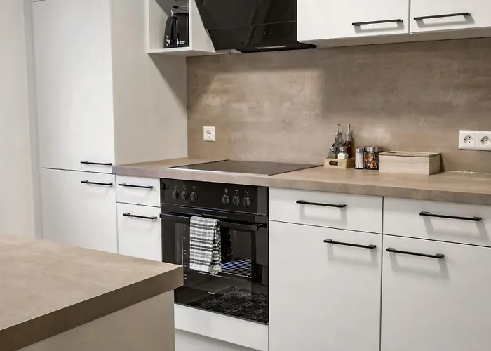 Charmant, Zentral Mit Parkplatz