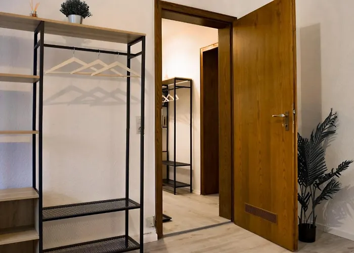 Charmant, Zentral Mit Parkplatz